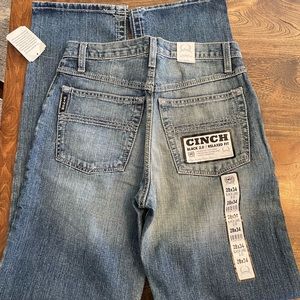 Cinch Black 2.0. 28x34